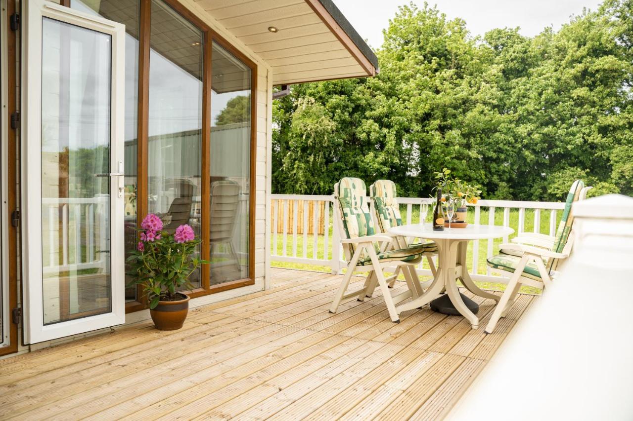 Pass The Keys The Lodge At Point House Farm - Sleeps Up To 6 Chester Kültér fotó
